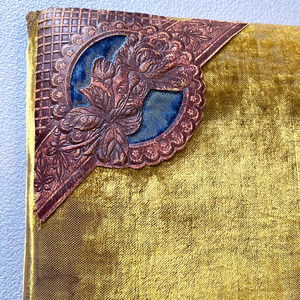 1880s ANTIQUE GREEN BLUE VELVET PHOTO CABINET CARD ALBUM METAL LATCH DATED 1884